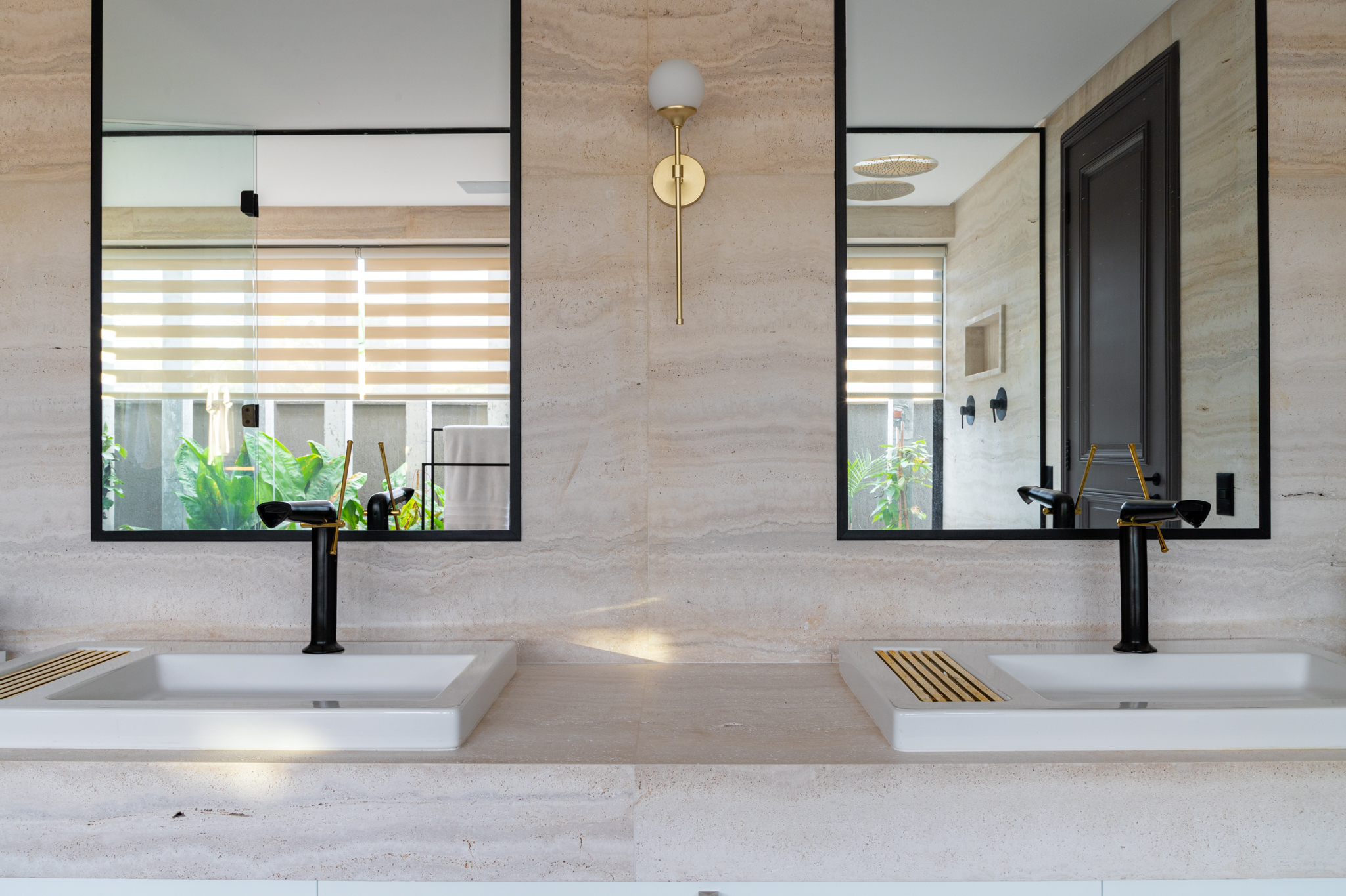Doppio lavabo di Casa Contrappunto