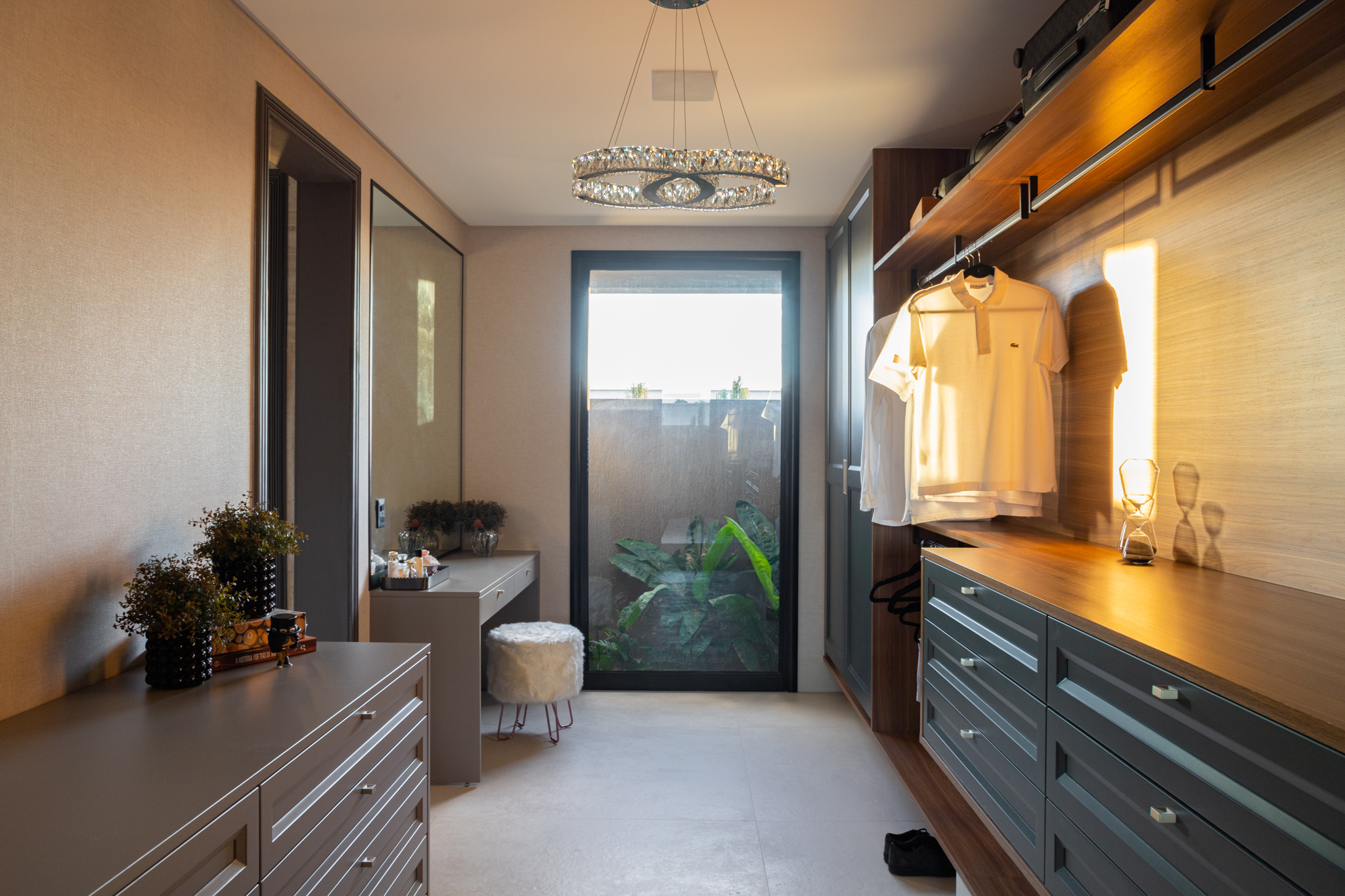 Cabina armadio con luce naturale di Casa Contrappunto